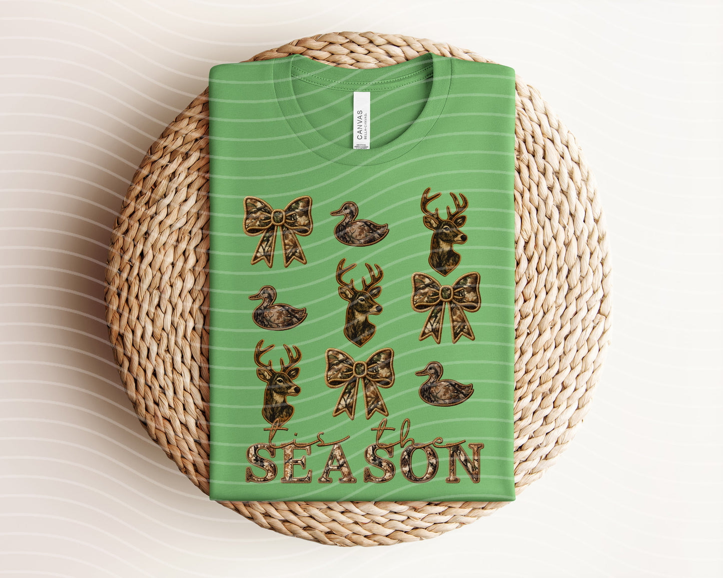 Tis the Season Graphic Tee