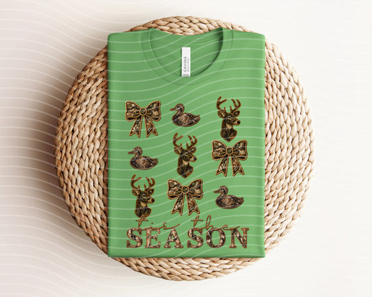 Tis the Season Graphic Tee