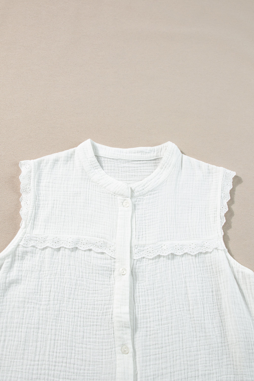 White Lace Trim Crinkle Knot Hem Sleeveless Shirt