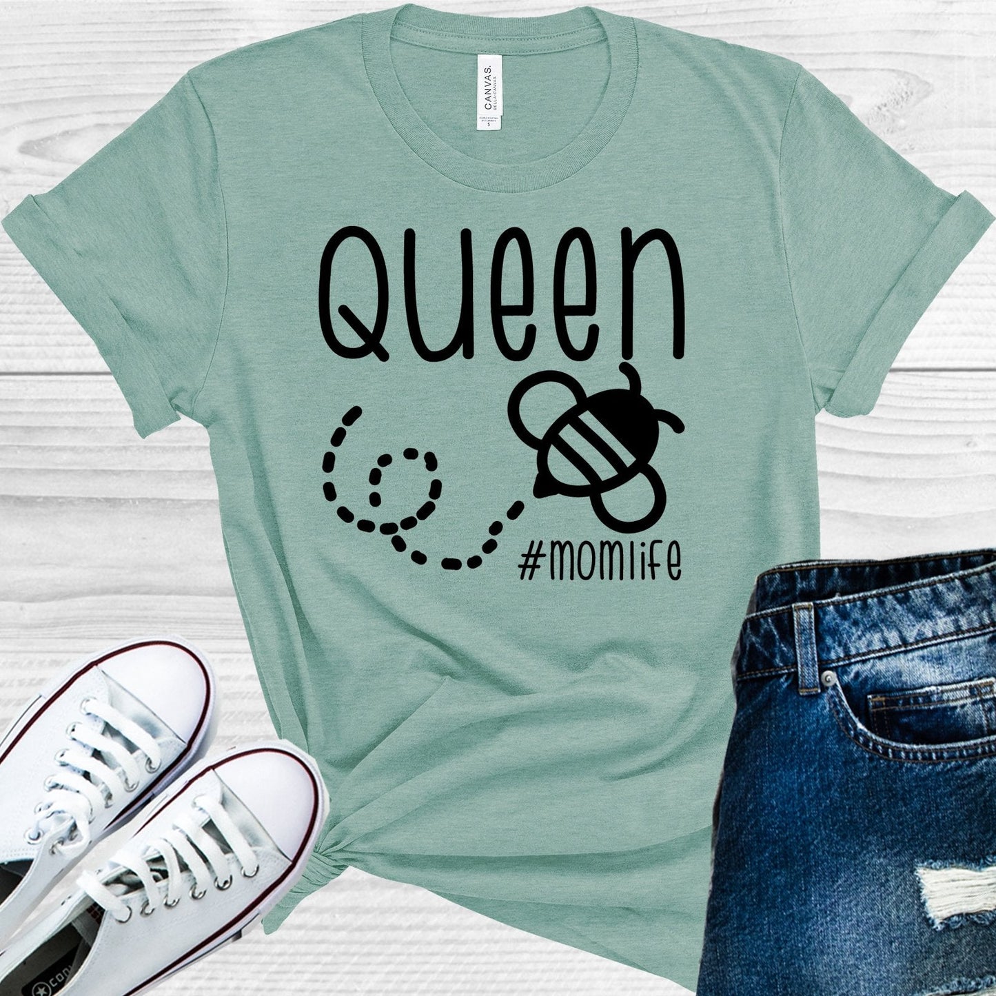 Queen Bee #momlife Graphic Tee