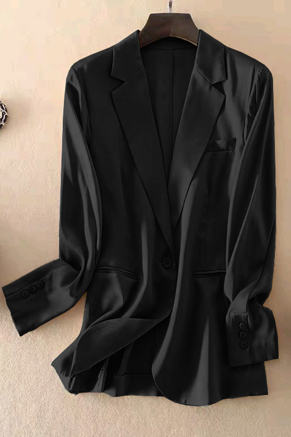 Black Pocketed Single Button Lapel Neck Blazer