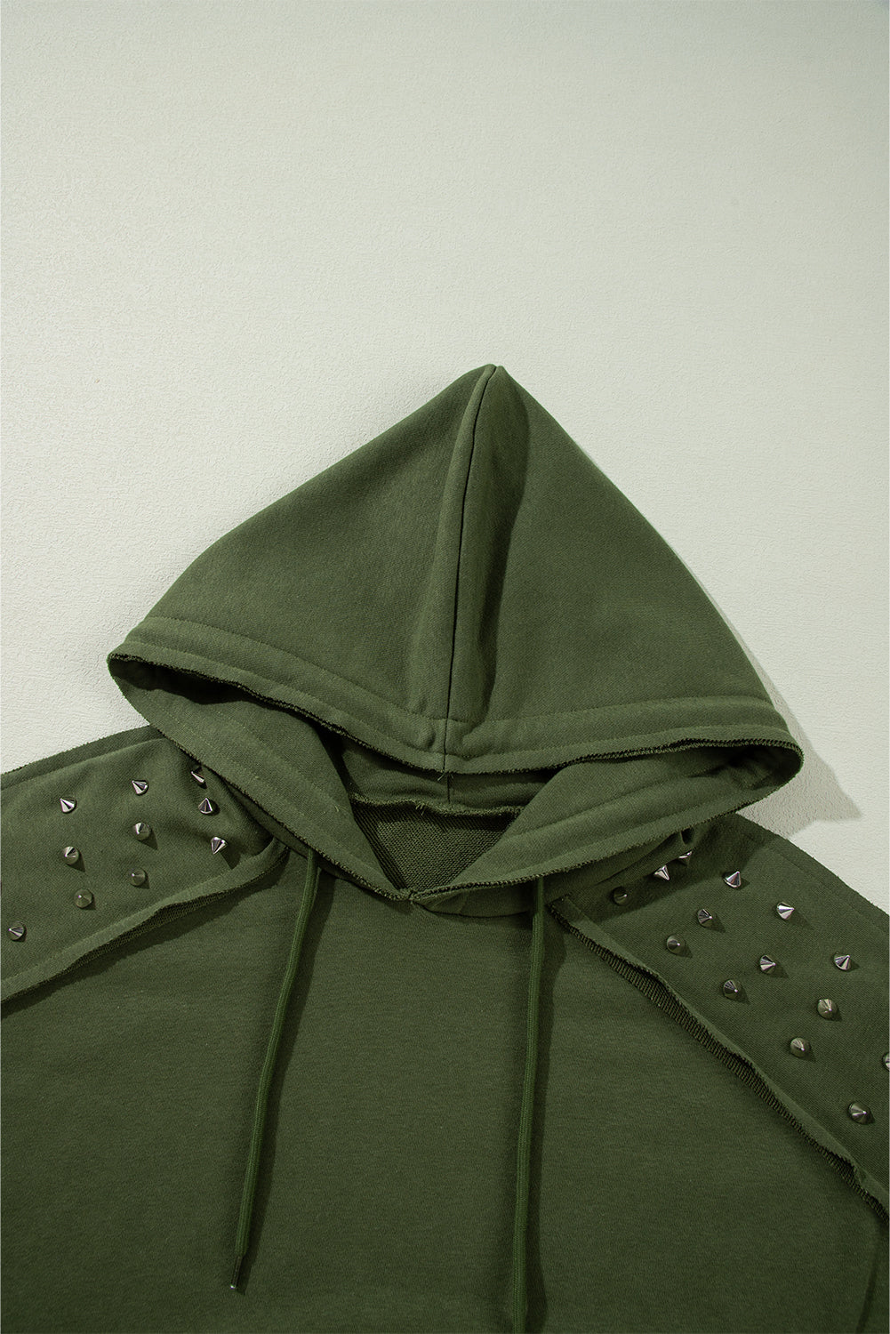 Vineyard Green Solid Color Rivet Stud Raglan Sleeve Hoodie with Pocket