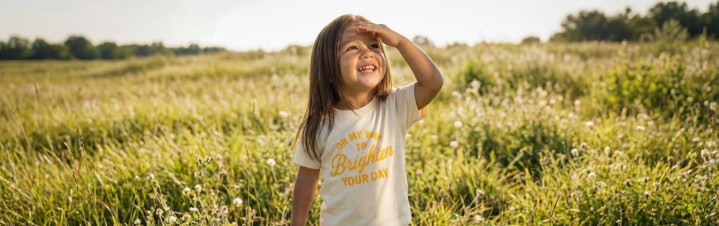 On My Way To Brighten Your Day - T-shirt for Kids
